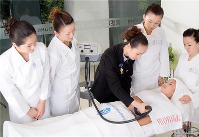 如何做一个让顾客满意的美容师？