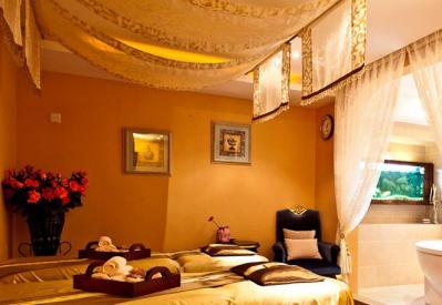 纵观中国市场，创业开美容院或为新出路！